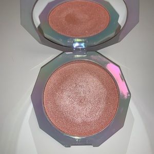 Lunar Beauty Moon Prism Highlighter